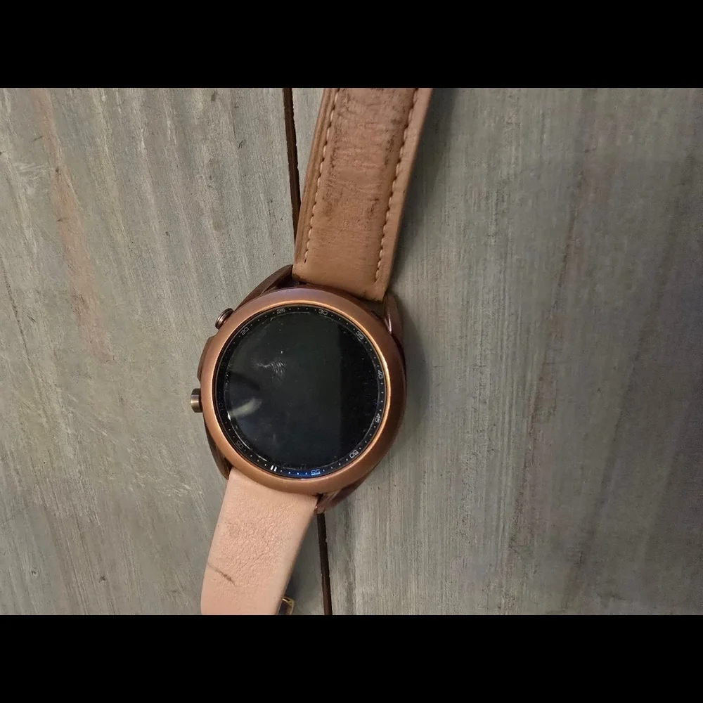 Samsung elegant smartwatch